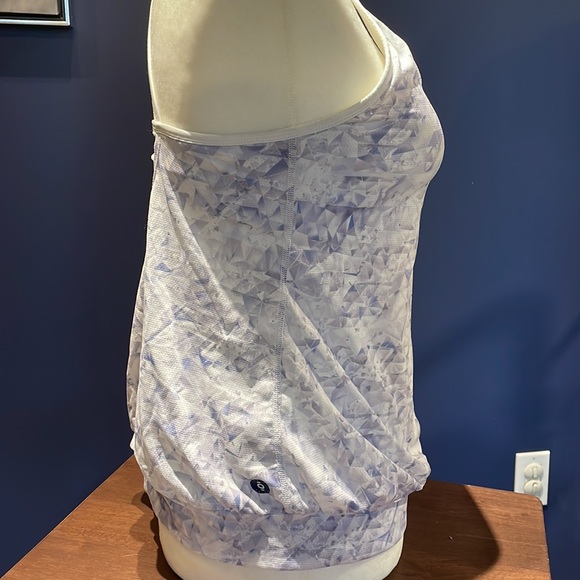 Tonic Active// workout tank top size medium white glacier design - Picture 3 of 4